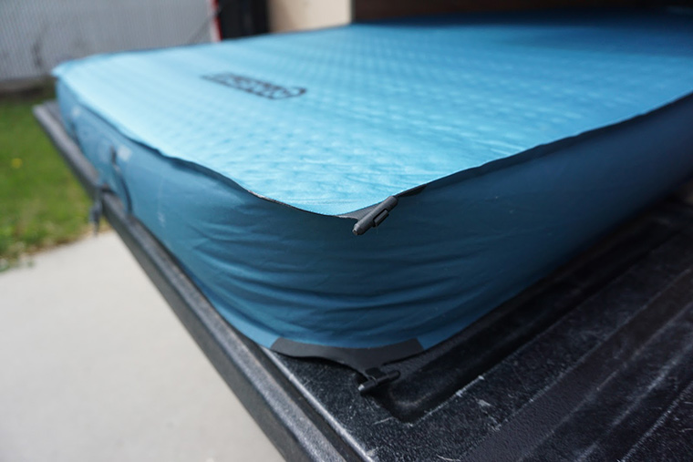 Toggles on the Nemo Roamer meant to link two of them together for a two-person sleeping pad
